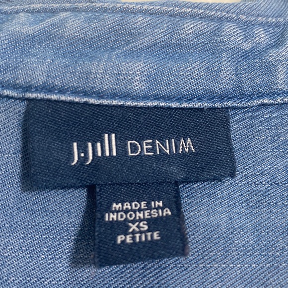 J.Jill Denim top - Picture 2 of 4